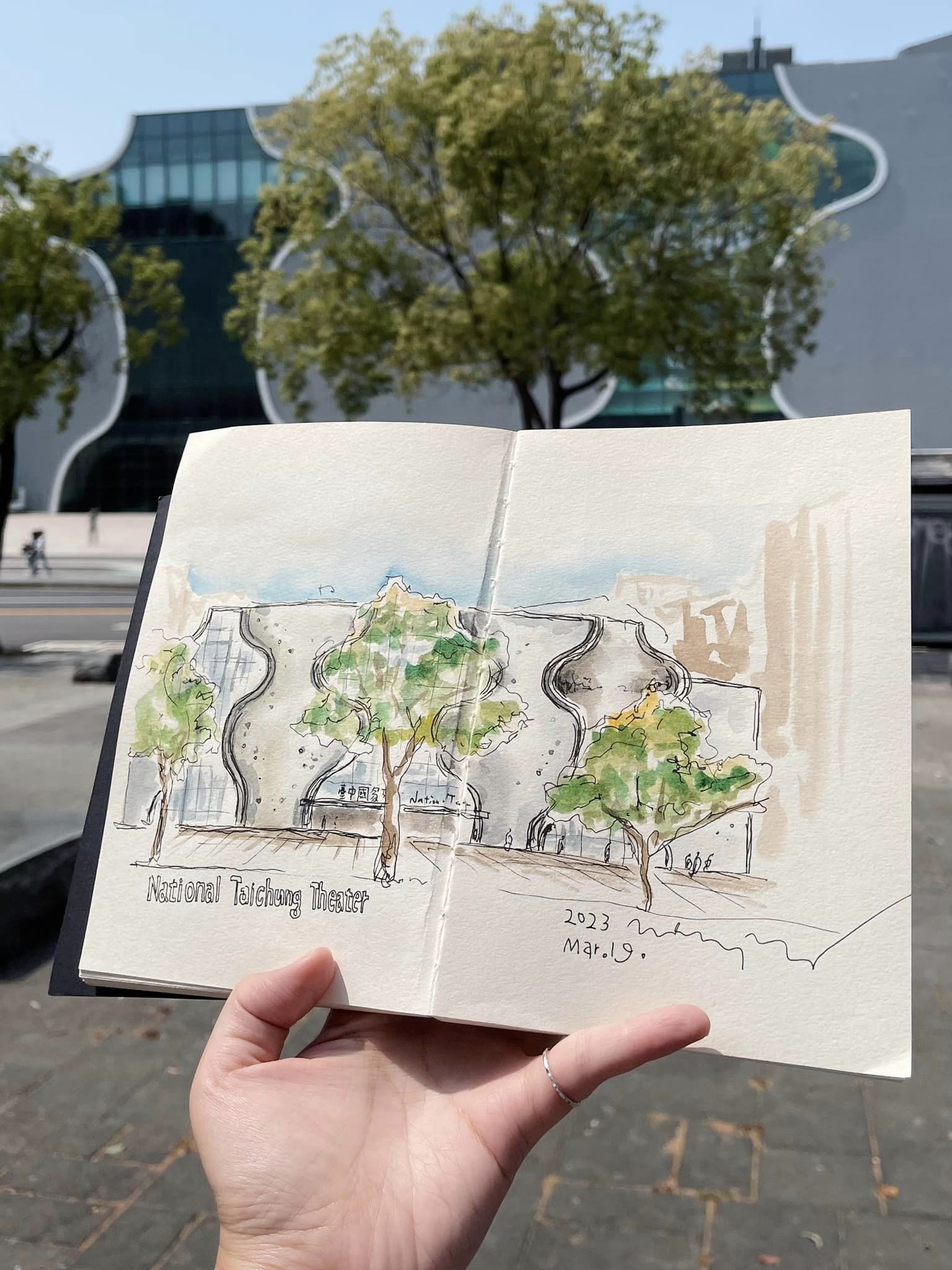 台中歌劇院 旅行速寫戶外課